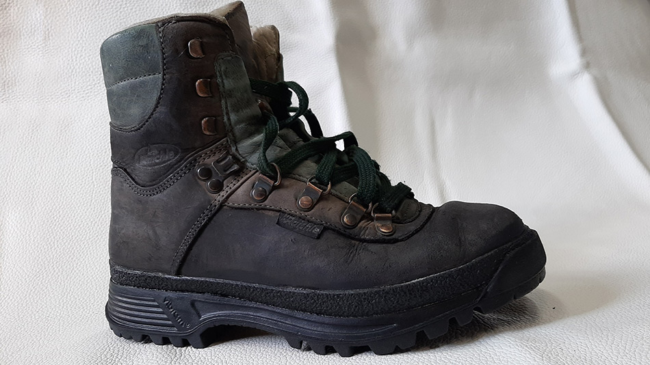 Neuaufbau des Schuhbodens mit verschiedenen Materialien - Wanderschuh